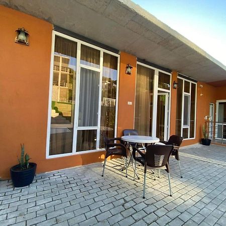 Nira Hotel Гонио Екстериор снимка