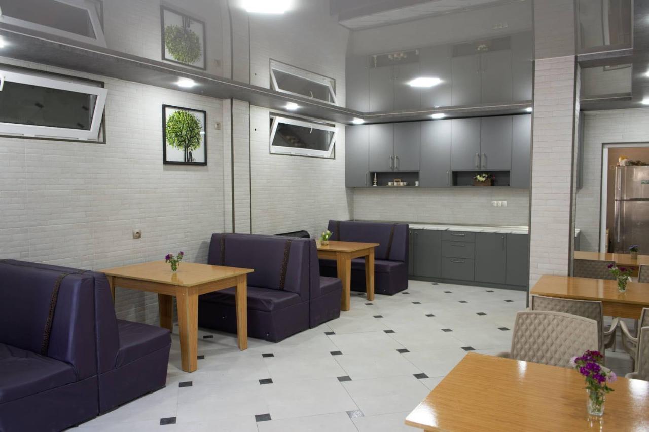 Nira Hotel Гонио Екстериор снимка