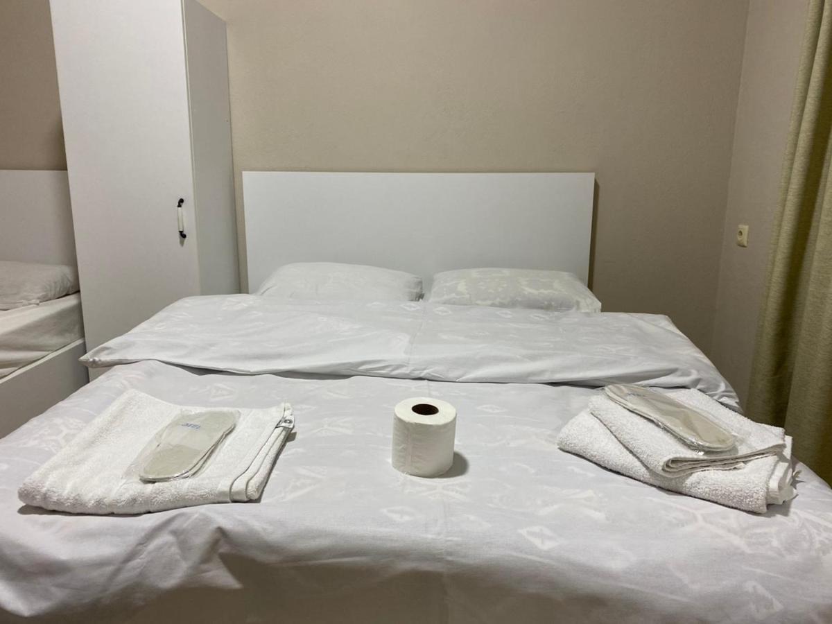 Nira Hotel Гонио Екстериор снимка