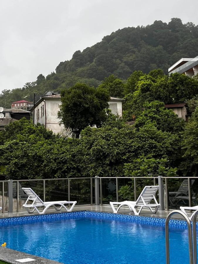 Nira Hotel Гонио Екстериор снимка