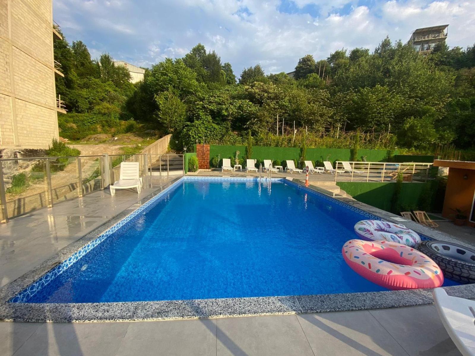 Nira Hotel Гонио Екстериор снимка